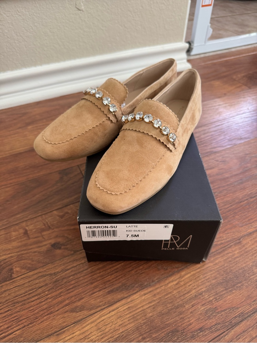 NIB:  Pella Moda Herron Latte Suede loafers 7.5M